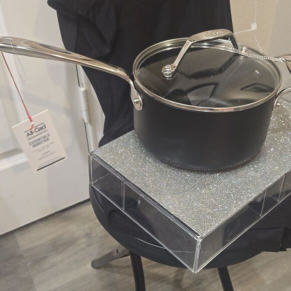 All-Clad Essentials Non-Stick 2.5QT Saucepan w/Lid - Picture 9 of 9